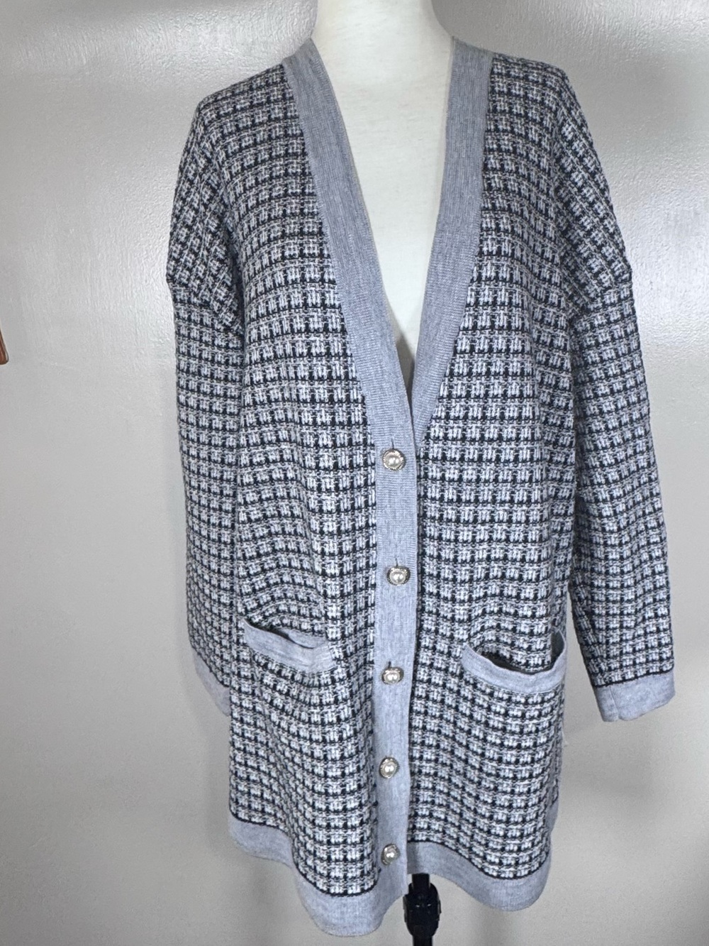Talbots Sz XL 100% Merino Wool Faux Pearl Button Gray Check Preppy Cardi Sweater